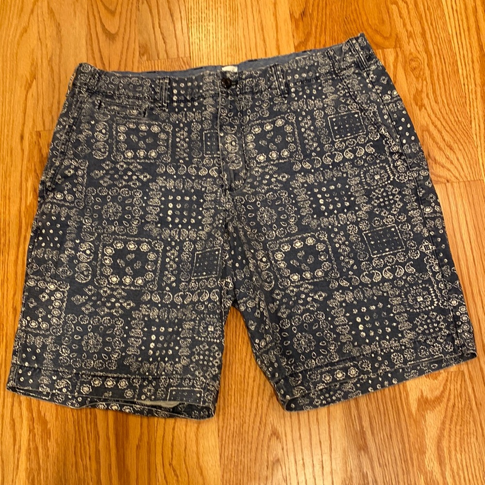 Men’s Gap shorts